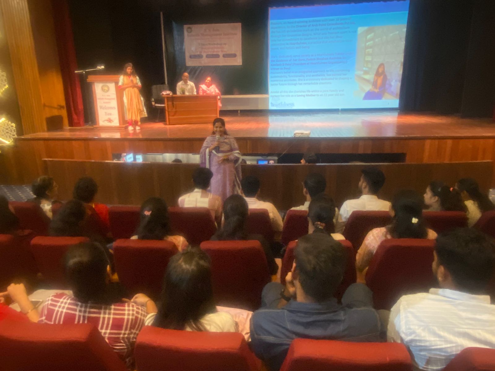 a-workshop-on-self-management-by-ms-poonam-khandelwal-arch-point-director-the-heartfullness-meditation-trainer